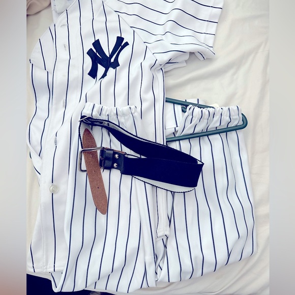 BNWOT YANKEES Uniform (shirt pants and belt)
